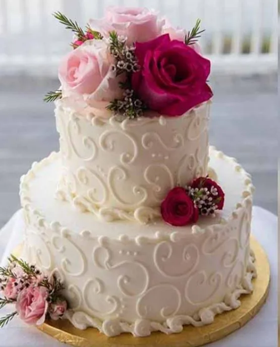 Fresh eggless cream cakes and pastries at Annakoot Bakes premium bakery